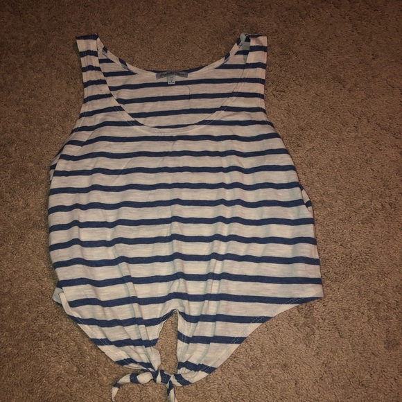 4 crop tops - Picture 3 of 5